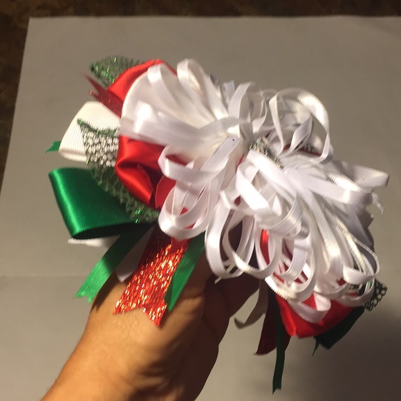 🆕 Ruffled Lace Girl Dress with Hair Bow - Picture 6 of 7